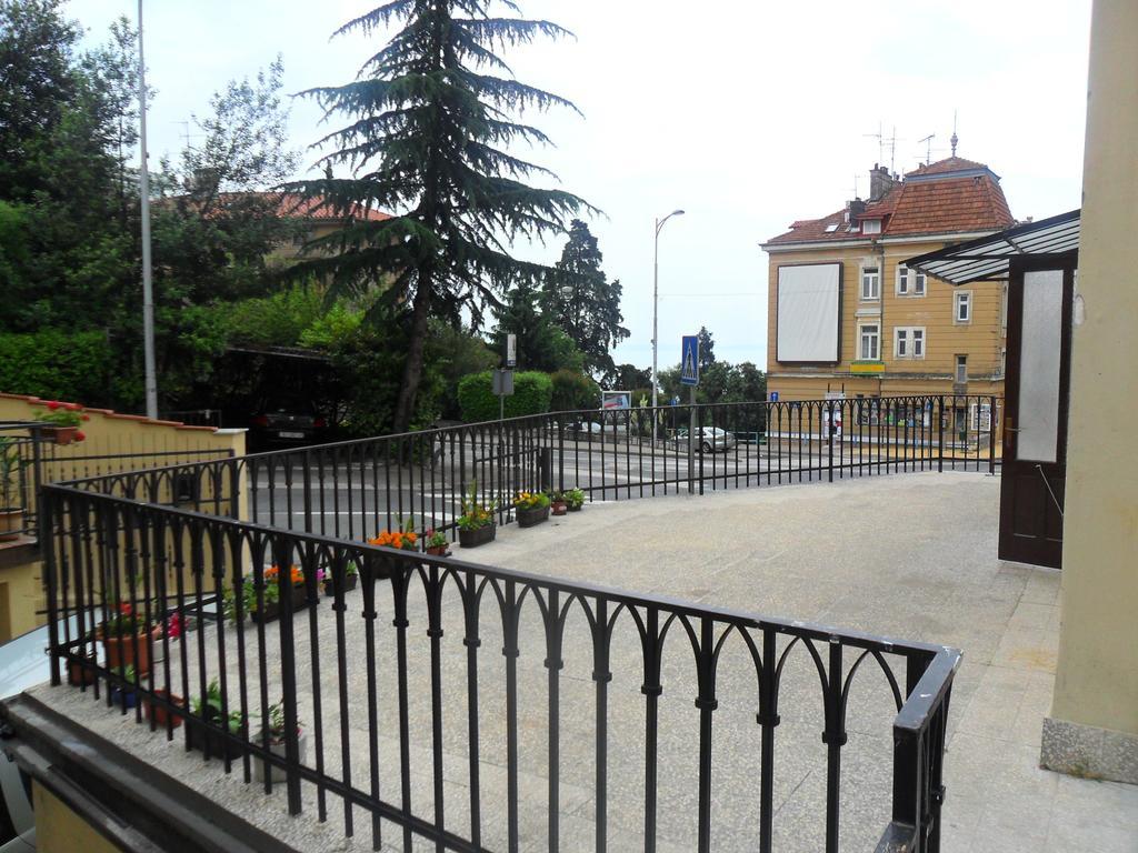 Apartments Ascic أوباتيا الغرفة الصورة