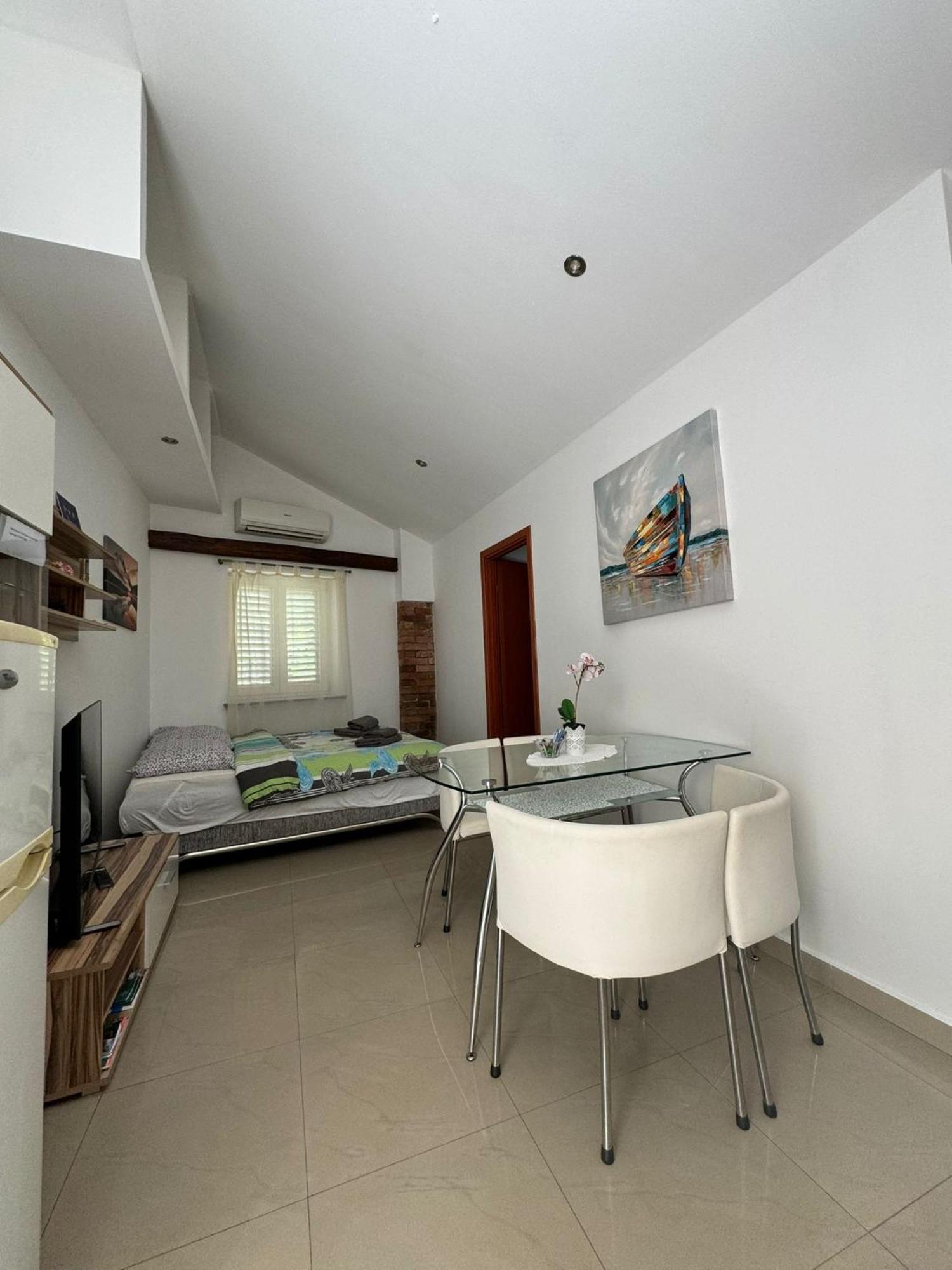 Apartments Ascic أوباتيا الغرفة الصورة
